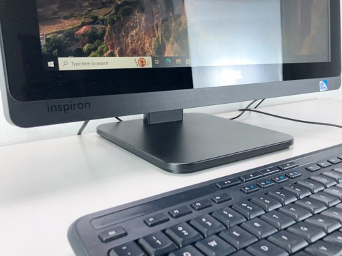Dell Inspirion One 4GB / 1TB HD/ Touch screen/ Mouse & Keyboard/ Windows 10 Pro - Picture 3 of 22