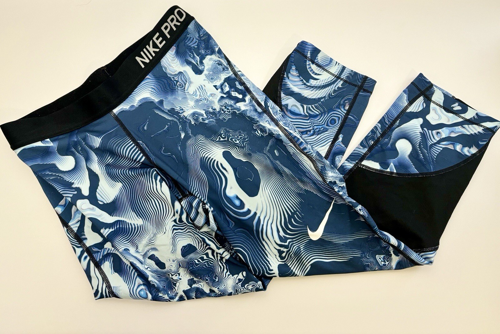 Nike Pro Dri-Fit Womens Capri Leggings Medium  Blue Swirl Activewear 889984-461