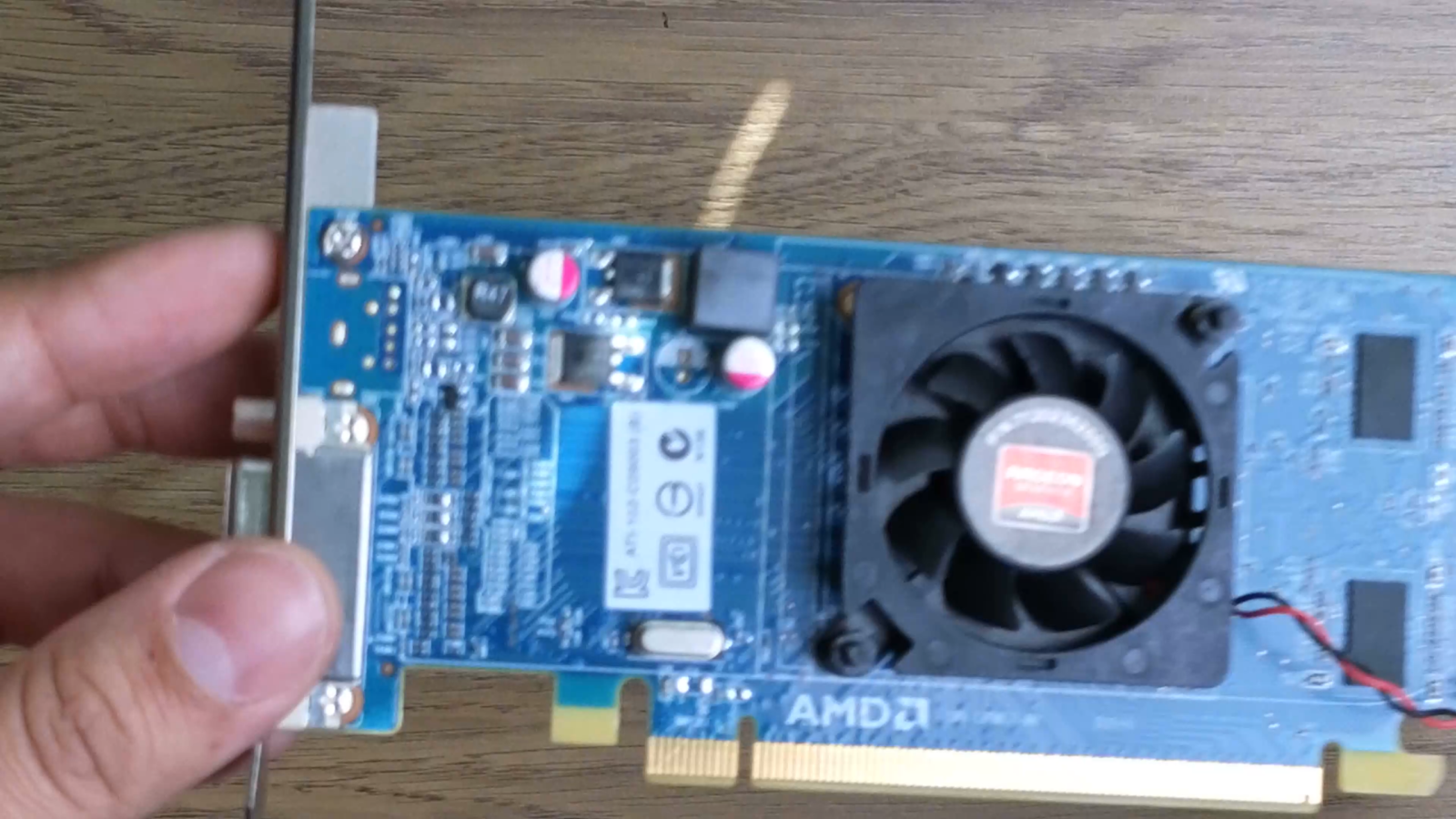 AMD Radeon HD 5450 512MB DDR3 64-Bit PCI-Express x16 Video Graphics ...