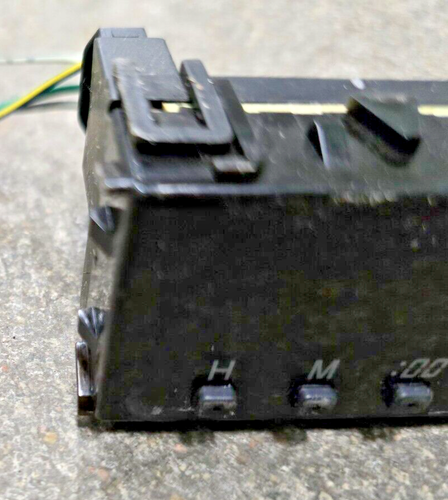 Toyota 4Runner OEM Digital Clock 1996 1997 1998 1999 2000 2001 2002 - Picture 2 of 7
