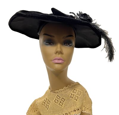 CLASSY 1940s\' BLACK FELT HAT + OPEN CROWN AT BACK, LARGE BOW, WHITE TRIM & VEIL Vintage 1940 main image 3
