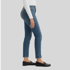 Levi's Women's High-Rise Wedgie Straight Cropped Jeans 29Wx28L NWT Reg 70
