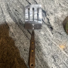 Vintage Robinson Knife Co Stainless Slotted Short Spatula Turner Wood Handle USA