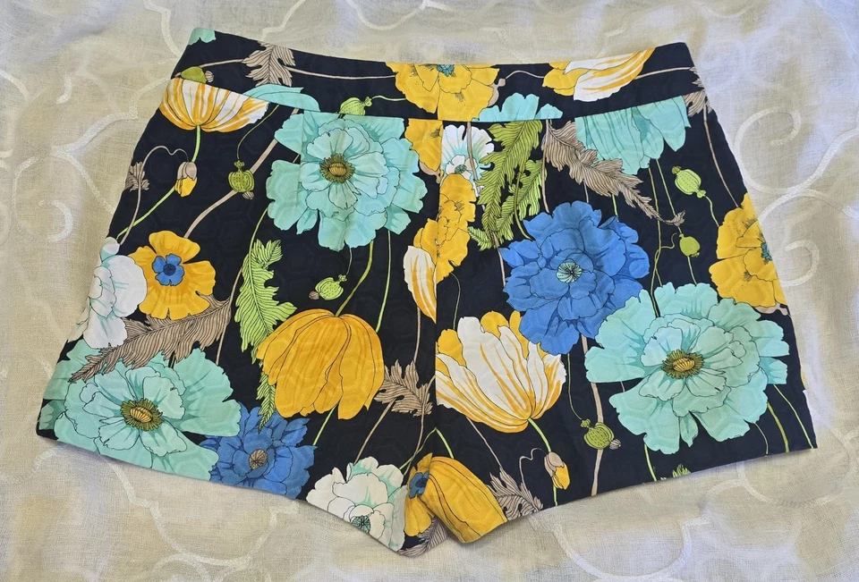 Shorts feminino Trina Turk estampa floral tamanho 8 amarelo azul verde verão - Imagem 2 de 4