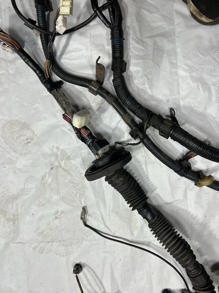 2003 Toyota 4 RUNNER 4.7 LITER AUTO 2WD 82121-3M420 Engine Wire Harness A9 - Image 3 of 4