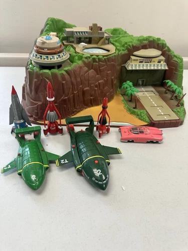 1999 VIVID THUNDERBIRDS TRACY ISLAND ELECTRONIC PLAYSET FACTORY Accessories