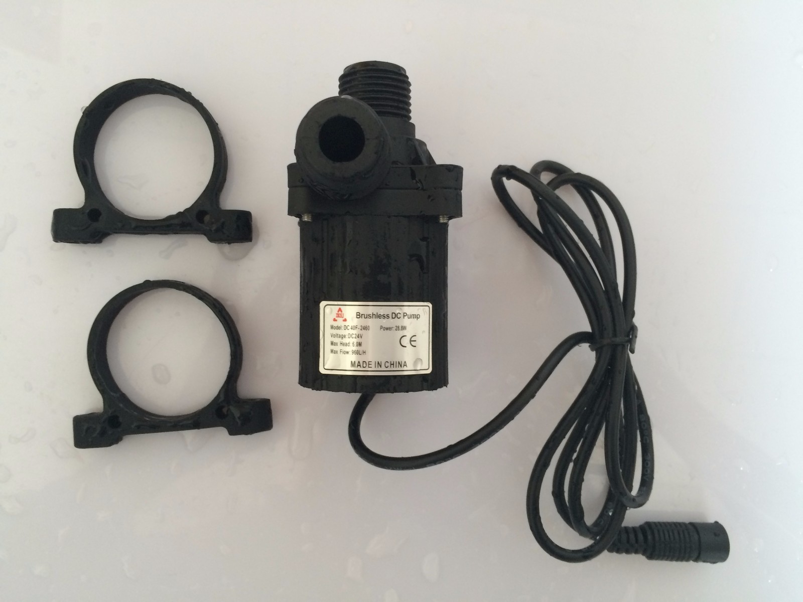 24V DC Small Water Pump DC40F-2460 28W 1/2 Inch Threaded Ports Maintenance-free