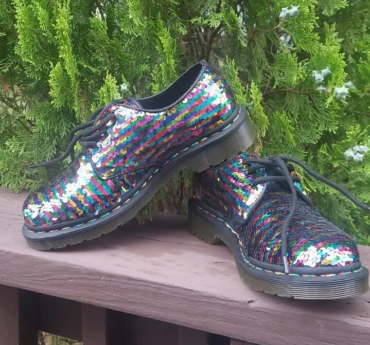 Dr martens rainbow store 1461