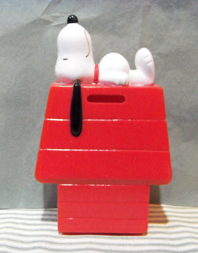 vintage 1991 plastic Snoopy doghouse bank- came w Chex cereal