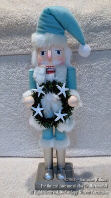 NEW CHRISTMAS SANTA NAUTICAL BEACH COASTAL NUTCRACKER SHELL WREATH AQUA & WHITE