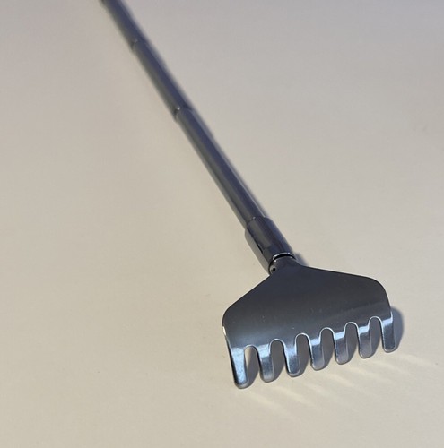 Telescopic Back Scratcher – Extends 6 5/8" to 19 1/2" Compact & Lightweight - Picture 4 of 5