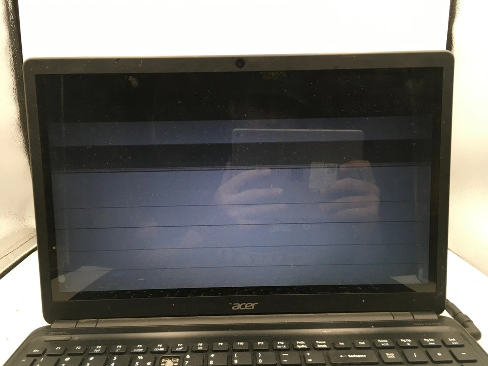 ACER ASPIRE V5 561P 6869 -FOR PARTS- Intel Core i5-4200U - 4GB RAM -15"-READ-BB - Image 2 of 4
