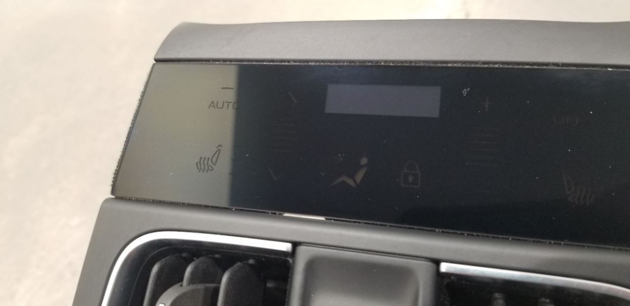 Maserati Grecale 2023 REAR Center console