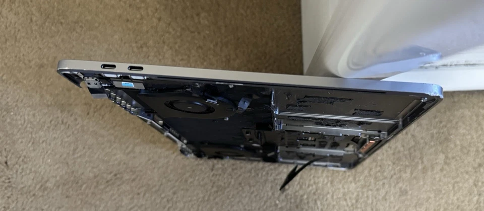 OEM MacBook Pro 13 2016 2017 A1706 Palmrest Keyboard Topcase Space Grey Grade A - image 3 of 4