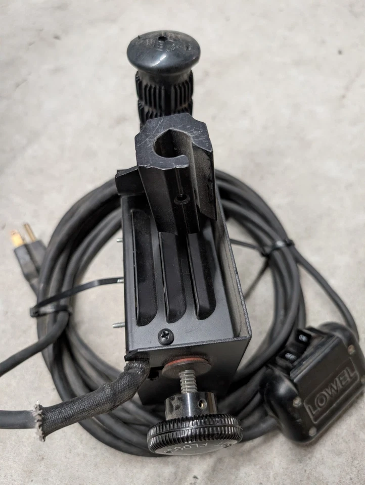 Vintage Lowel DP Light Head D21927 (Needs Bulb / Reflector) - Image 3 of 4