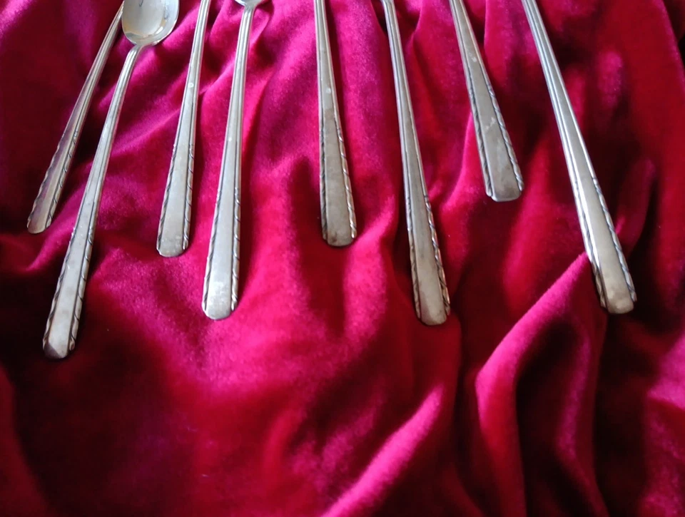 Oneida Hotel Plate 7.5" Ice Tea/Ice Cream Silver Plated Vintage Spoons 8 - Image 3 of 4