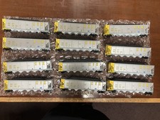 HO SCALE LOT OF 12 CSX COAL CARS (1 HAS A FRED) METAL WHEELS - #2 -SEE PICS/READ