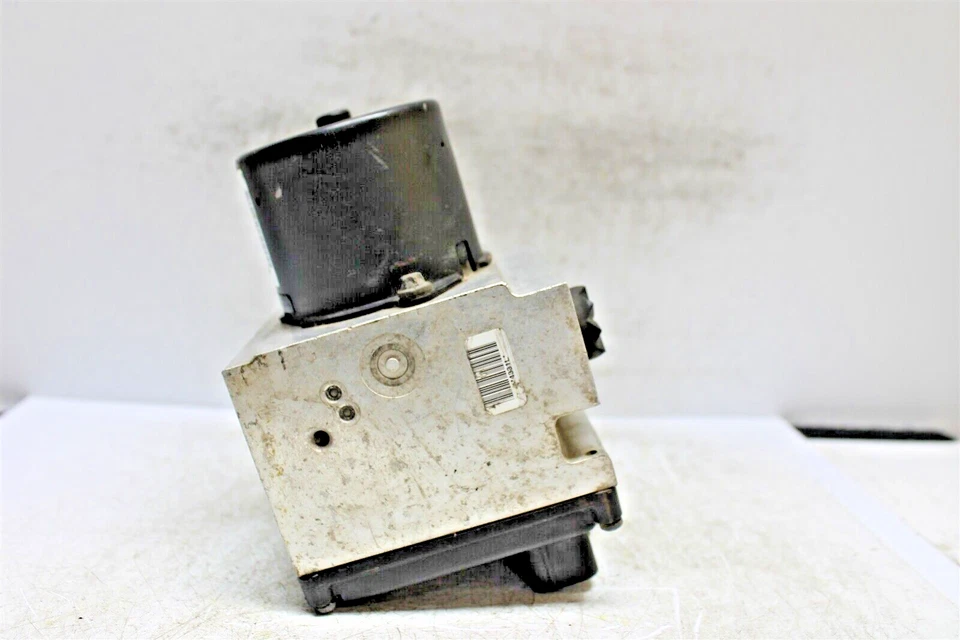 20766618 Cadillac CTS 2009-2015 ABS Antilock Brake Pump Control Module 14K2 946 - Image 4 of 4