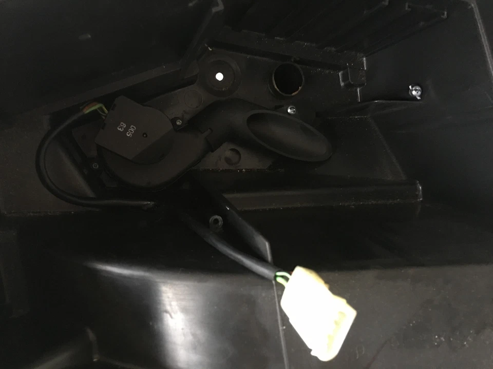 2006-2009 LAND ROVER RANGE ROVER L322 ENGINE COMPUTER ECU BOX W/ COOLING FAN - Image 2 of 4