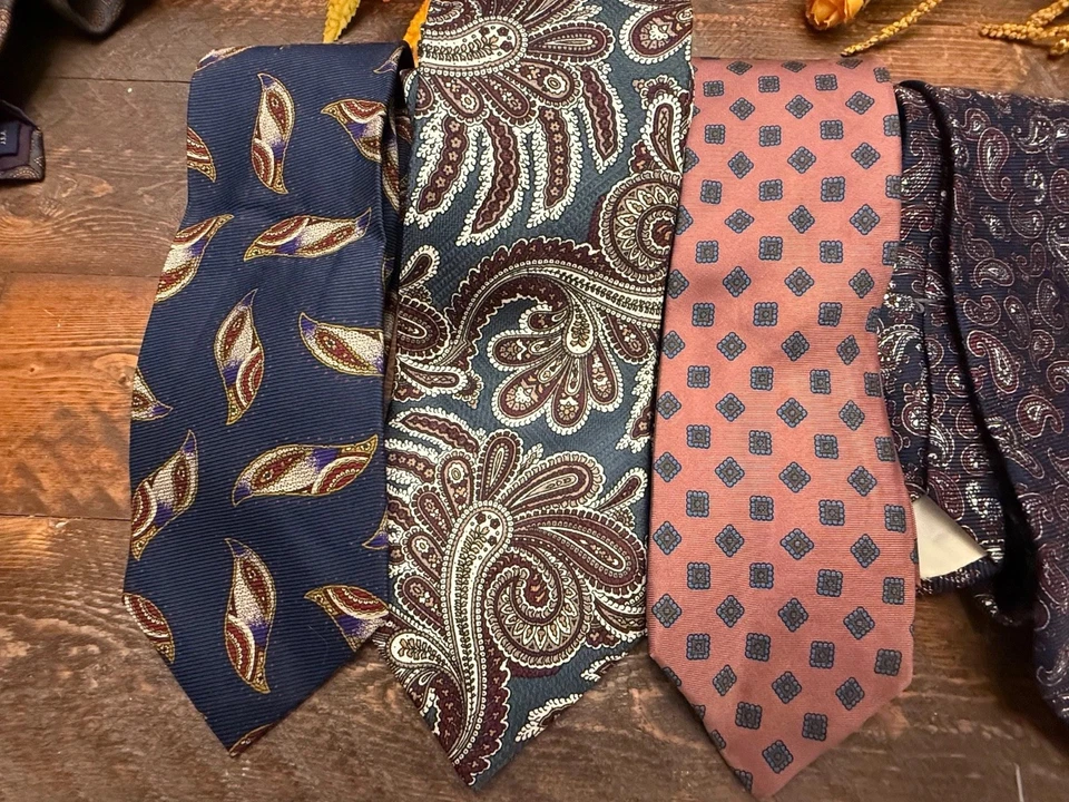8 corbatas vintage de seda para hombre Hathaway Roundtree Don Lopez Bronzini 1970’s-80’s Foto 2 de 4