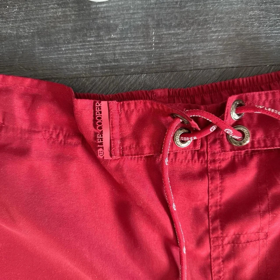 Vintage Lee Cooper red shorts   - size medium - Image 2 of 4