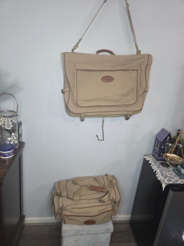 Eddie Bauer Ford Expedition Garment and Duffle Bag Set