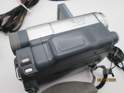 Sony DCR-TRV260 Digital 8 Camcorder W/ 2 Batteries, Charger, Cord & Bag-Works - Picture 8 of 23