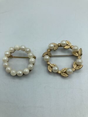 Gold Tone & Faux Pearl Scatter Pin Brooches Set Of 2 Pearls & Leaves In A Ring