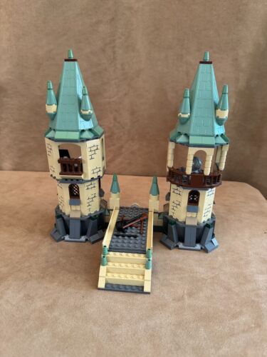 4867 Lego NO MINIFIGURES Building Complete Harry Potter Hogwarts Castle