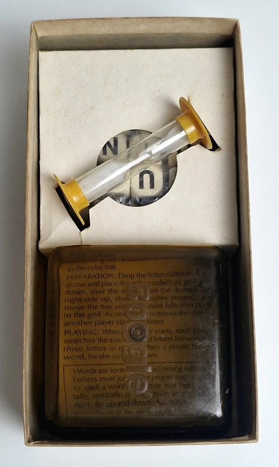 Parker Brothers BOGGLE Complete Word Finding Game 1977 Letters Still In Plastic - image 2 of 4