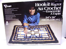 Vogart Geometric Design Latch Hook Rug 24" by 36"