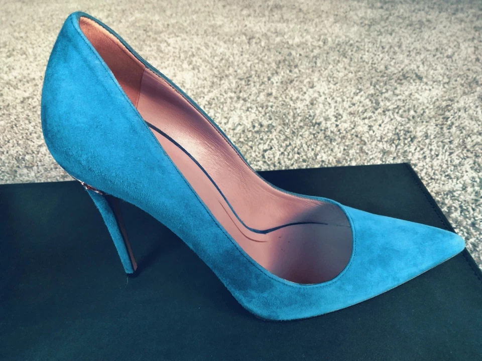 Gucci Women's Horsebit Pointed Toe Suede Pumps in Blue Size EU 39 - Image 4 of 4