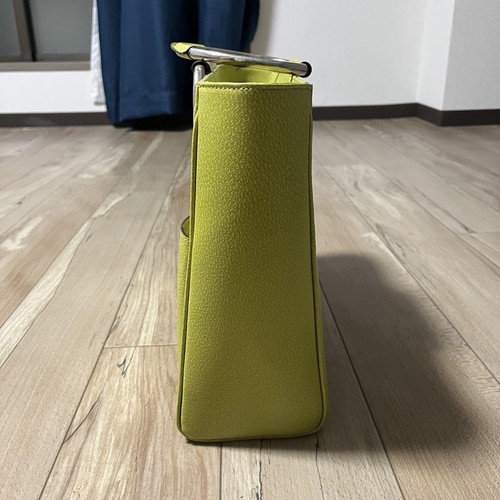 Bolso de mano Gucci para mujer amarillo verde logotipo encanto mango mediano de metal bolsillos auténticos - Imagen 3 de 24