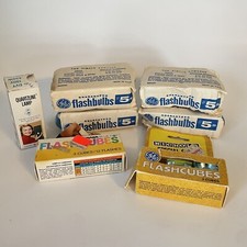 Mixed Lot Vintage GE  Sylvania Flashbulbs, Flashcubes  Quartzline Lamp