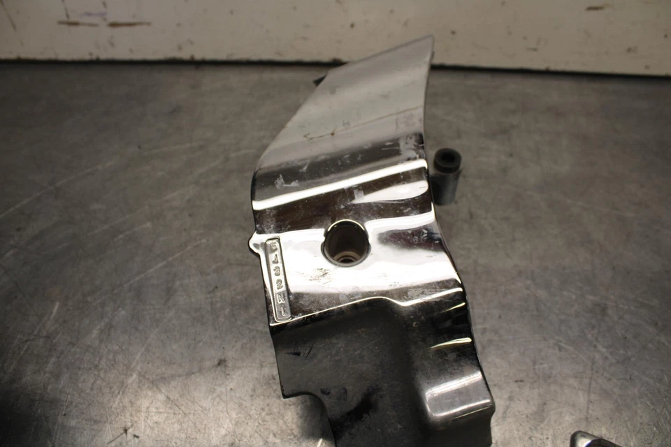 Cubierta de piñón del motor Suzuki Boulevard C50T 2013 BB625 Foto 4 de 4