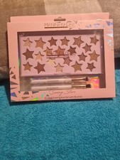 manna kadar Seeing Stars 21 Eyeshadow Pallet & Brushes Set Bnib