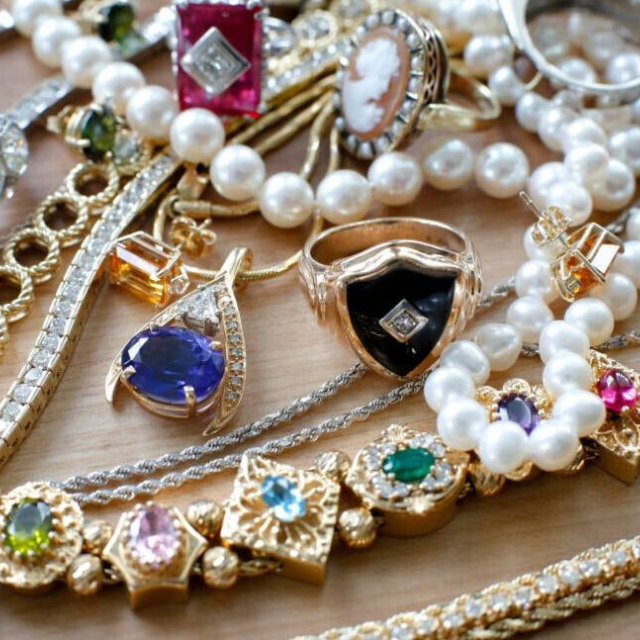 Leaders in Fine Jewelry Leaders in Fine Jewelry