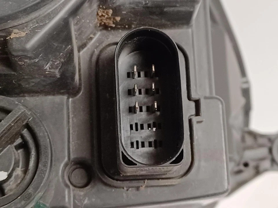 Conjunto de faros izquierdos usados se adapta a: Volkswagen Rabbit Sdn 2007 halógeno grado izquierdo Foto 2 de 4