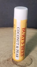 BURT'S BEES - Moisturizing Lip Balm with Coconut Pear