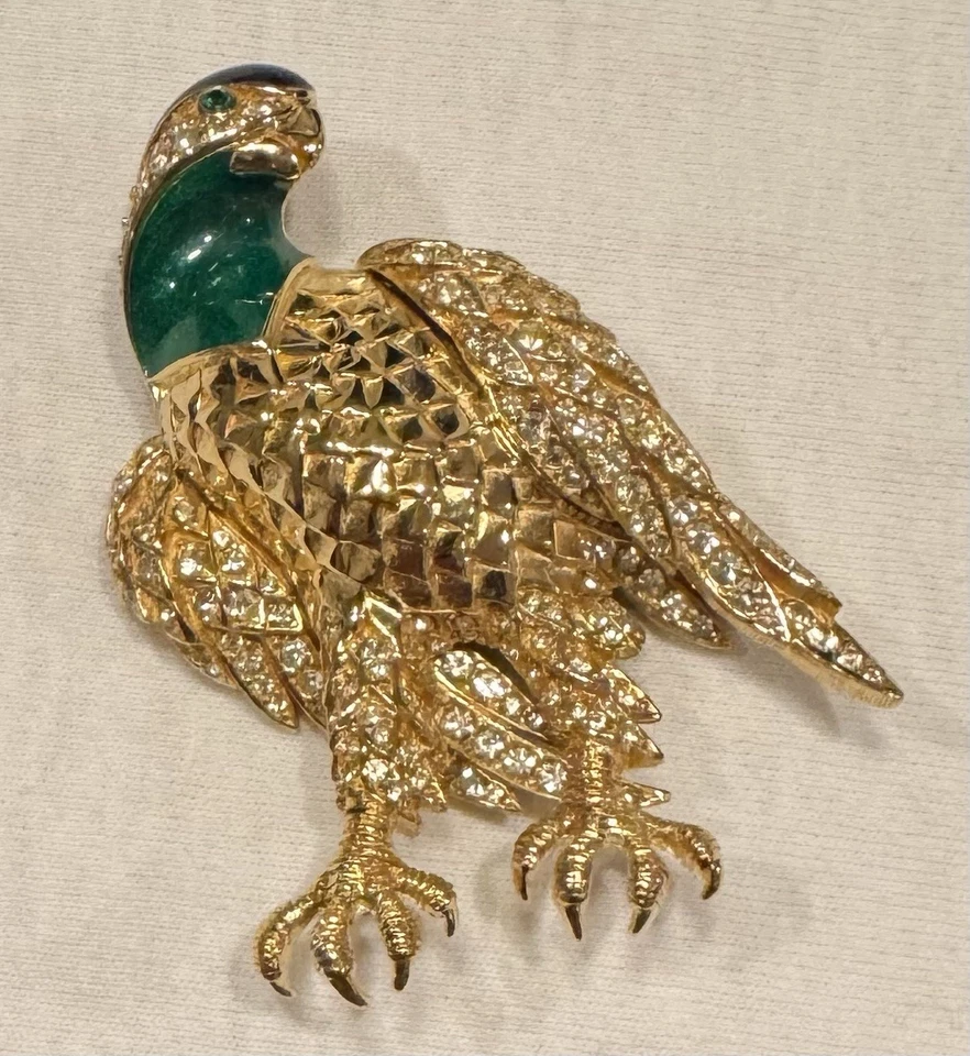 Broche Halcón Peregrino o Maltés Esmalte y Diamante Tono Dorado CINER De Colección Foto 2 de 4