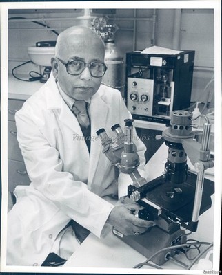 1986 Dr Sisir K Sengupta Cancer Cell Researcher Lab Bu Press Vintage Photo 8x10