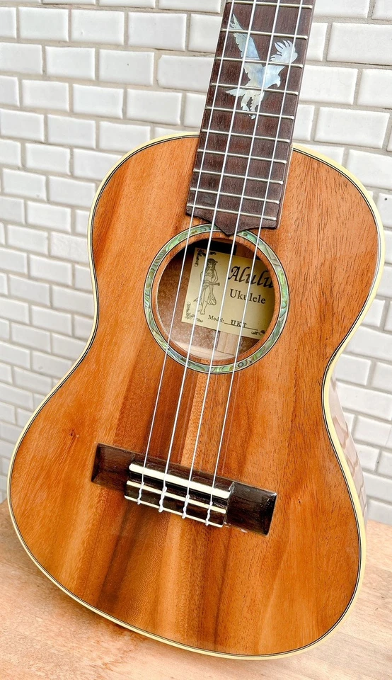 Alulu Solid Acacia Koa Tenor Ukulele, eagle inlaid HU689 - Image 3 of 4