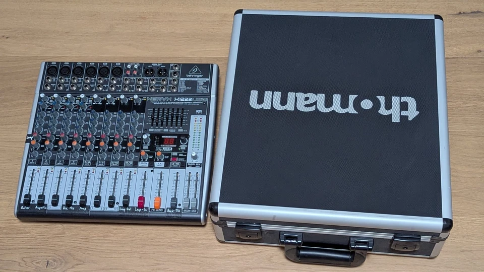 Behringer Xenyx X1222 USB mit Koffer und OVP (sehr guter Zustand) - Bild 4 von 4