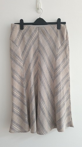Marks & Spencer Damen Gestreift Braun Mix Midi Fit and Flare Rock - Größe 12 - Neu - Bild 8 von 11