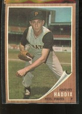 1962 TOPPS #67 HARVEY HADDIX PIRATES NRMINT+ E012619