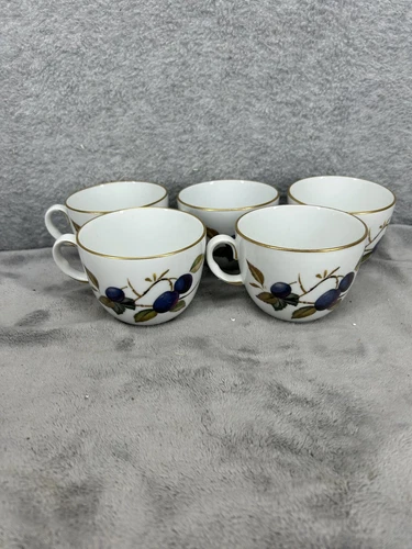 Set Of 5 Royal Worcester Porcelain Gold Trim Evesham Teacups