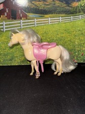 Barbie en las 12 princesas bailarinas 2005 carro caballo con silla lateral rosa