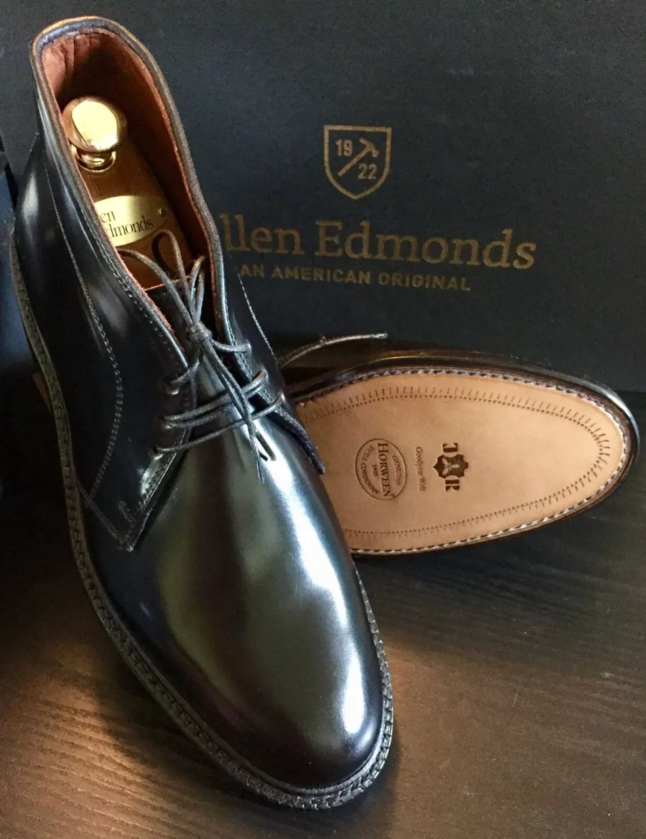 Shell cordovan top chukka boots