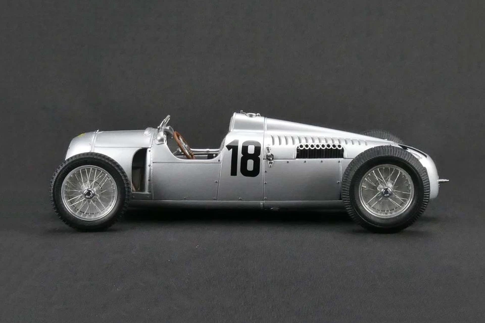 CMC Auto Union Type C #18, Eifel Race 1936 1/18. M-161 - Immagine 3 di 4