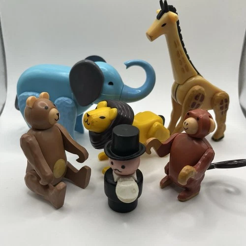 Vintage Fisher Price Little People Play Family Circus Train 991 Animals Figures